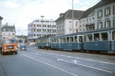 WSB Aarau, vor dem Regierungsgebäude, 1967
