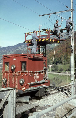 RhB Fahrleitungsmonteure an der Arbeit, Schiers, 1965