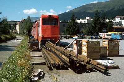 DPB Davos Parkplatz, alte Wagen, 2002