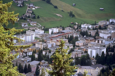 RhB Davos-Platz, von Schatzalp, Zoom, 1997
