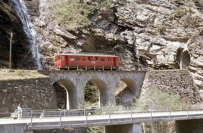 Bellinzona-Mesocco-Bahn, zwischen Cabbiolo und Soazza, RhB ABDe 4/4, Aufnahme 1972