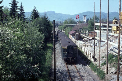 SBB, Buchs AG, zwischen Station Buchs AG und Suhr, im Hintergrund Wasserfluh, Aufnahme 1966