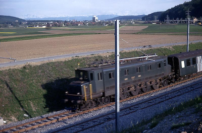 SBB, Gleisdreieck Gexi, zwischen Hendschiken und Othmarsingen, Ae 4/7 mit Personenzug, Aufnahme 1975