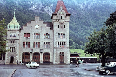 SBB, Bahnhof Glarus, Personenzug mit Ae 3/6 I, Aufnahme 1965