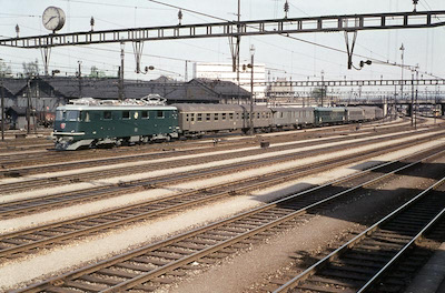 SBB, Basel, Schnellzug mit Ae 6/6 11476 “Vallorbe“, Aufnahme 1964
