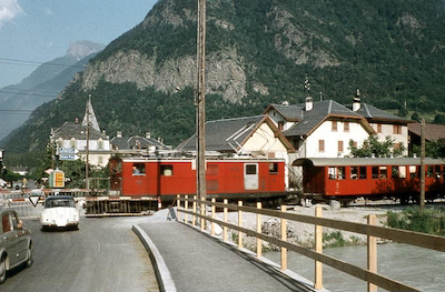 Brig-Visp-Zermatt-Bahn, Visp, Personenzug mit HGe 4/4, Aufnahme 1957
