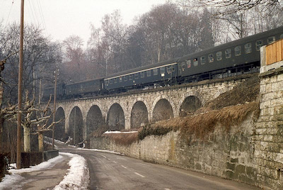 SBB, Neuhausen, Schnellzug Stuttgart-Zürich mit Ae 3/6 I, Aufnahme 1970