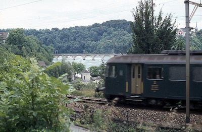 SBB, Neuhausen, oberhalb Rheinfall, beide Bahnlinien, RBe 4/4, Aufnahme 1982